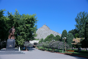 Кыргыз Республикасынын Эгемендүүлүк күнүн Ош облусунда белгилөөгө байланышкан даярдык иштери кызуу жүрүүдө